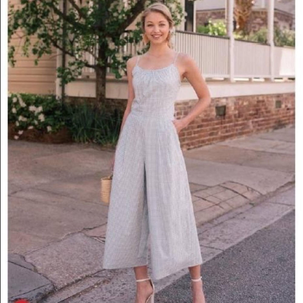 **sold** NWT Gal Meets Glam Tate